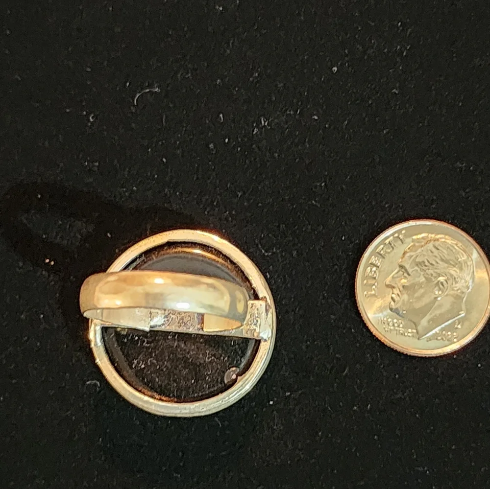 Onyx Ring - Picture 4 of 5
